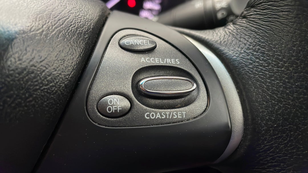 2013 Nissan Pathfinder Ti (4x4), Automatic, 107395 km, Cruise Control