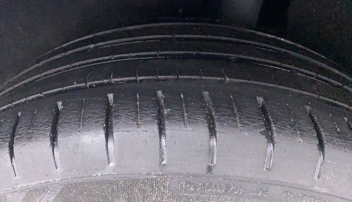 2016 Maruti Baleno ZETA 1.2 K12, Petrol, Manual, 42,651 km, Left Rear Tyre Tread