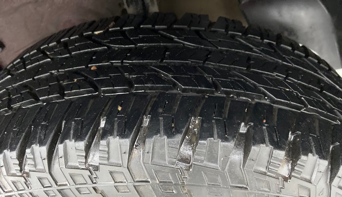 2016 Nissan Terrano XL P, Petrol, Manual, 87,010 km, Left Rear Tyre Tread