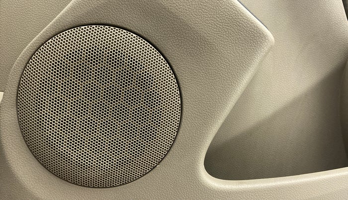 2016 Nissan Terrano XL P, Petrol, Manual, 87,010 km, Speaker