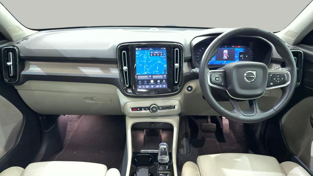 2022 Volvo Xc40 Ultimate B5 Dark Mhev, Automatic, 75396 km, Dashboard View