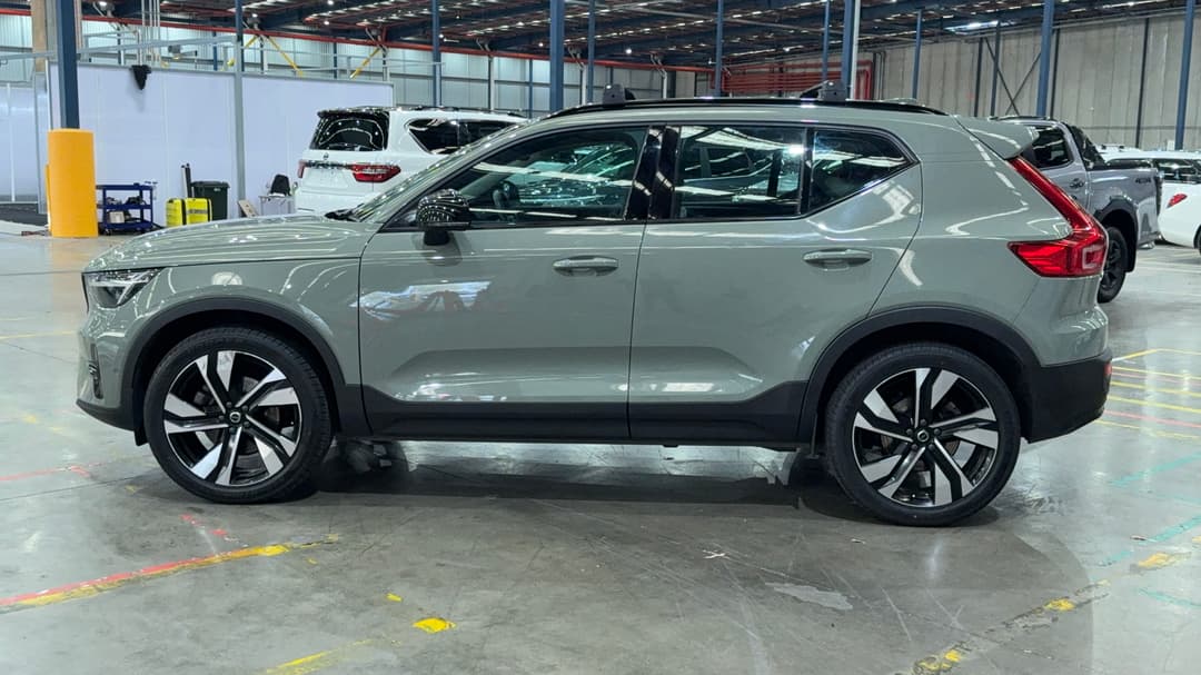 2022 Volvo Xc40 Ultimate B5 Dark Mhev, Automatic, 75396 km, Left Side View