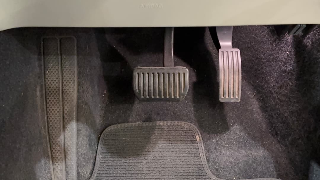 2022 Volvo Xc40 Ultimate B5 Dark Mhev, Automatic, 75396 km, Pedals and Footmat