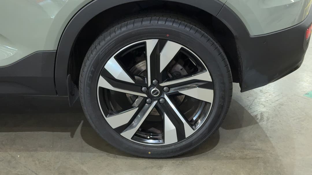 2022 Volvo Xc40 Ultimate B5 Dark Mhev, Automatic, 75396 km, Left Rear Wheel