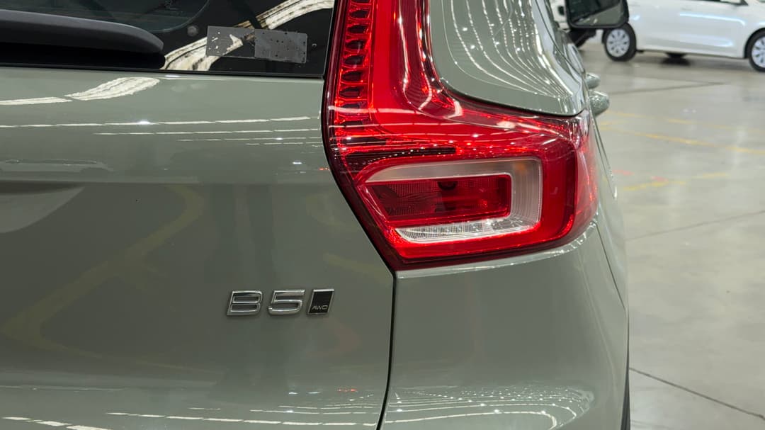2022 Volvo Xc40 Ultimate B5 Dark Mhev, Automatic, 75396 km, Badge (Boot Right Side)