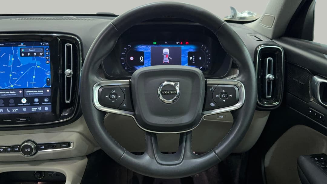 2022 Volvo Xc40 Ultimate B5 Dark Mhev, Automatic, 75396 km, Steering Wheel Close-up