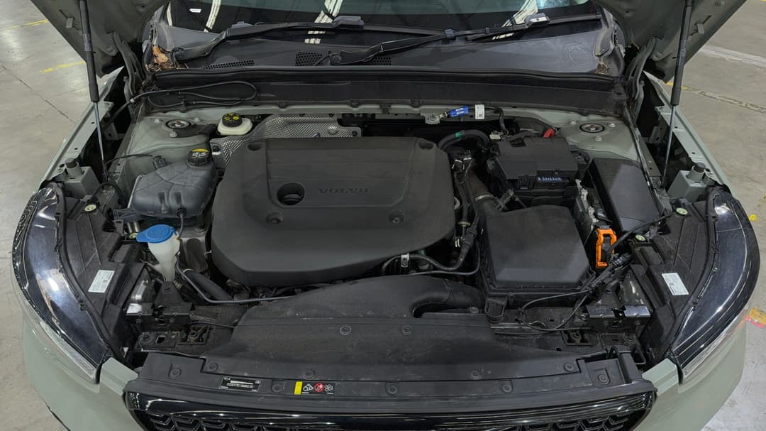 2022 Volvo Xc40 Ultimate B5 Dark Mhev, Automatic, 75396 km, Open Bonnet (Engine)