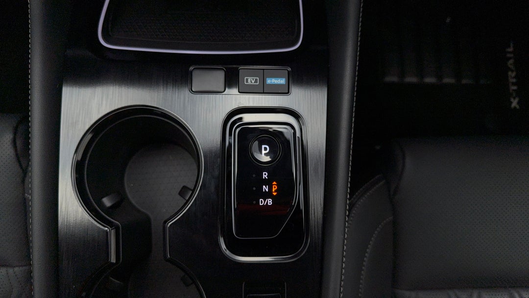 2025 Nissan X-trail Ti-l (4WD) E-power (hybrid), Automatic, 9053 km, Gear Lever 