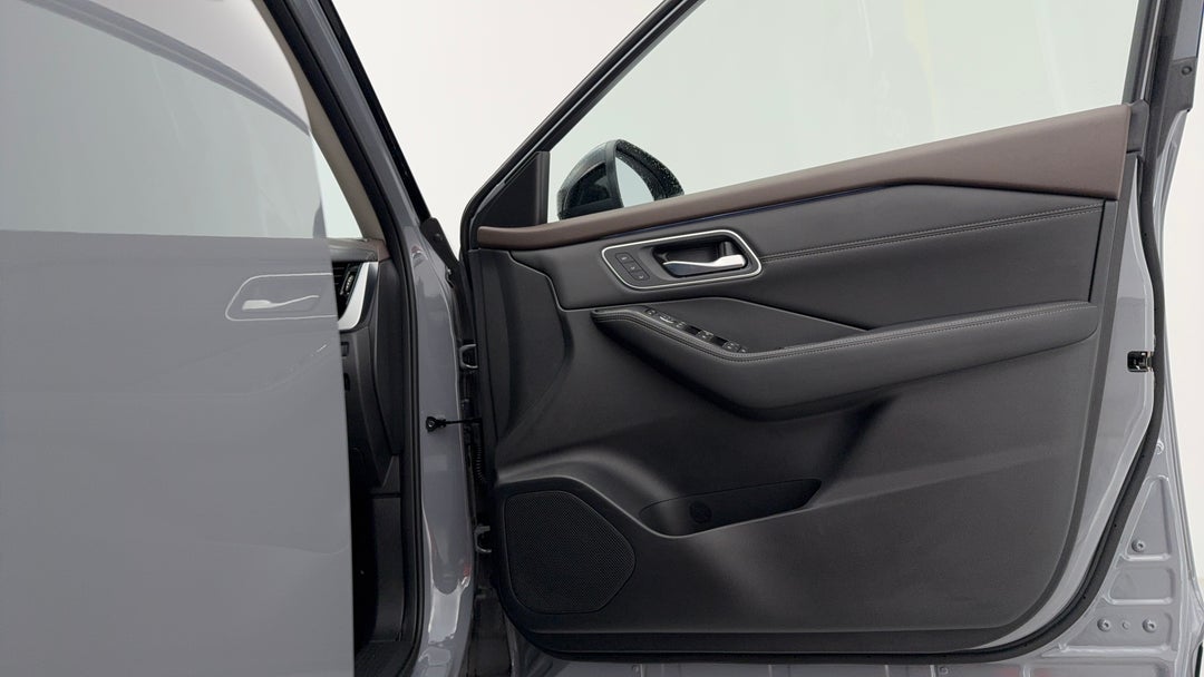 2025 Nissan X-trail Ti-l (4WD) E-power (hybrid), Automatic, 9053 km, Speaker View