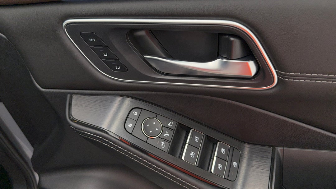 2025 Nissan X-trail Ti-l (4WD) E-power (hybrid), Automatic, 9053 km, Drivers Side Door Panel Controls