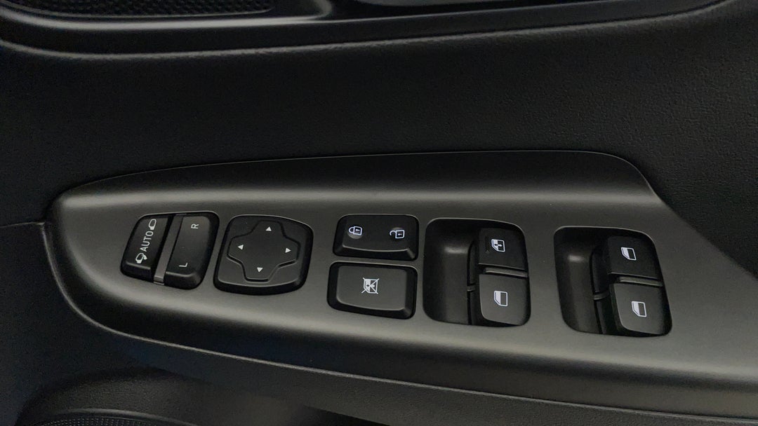 2022 Hyundai Kona Elite (fwd), Automatic, 44596 km, Drivers Side Door Panel Controls