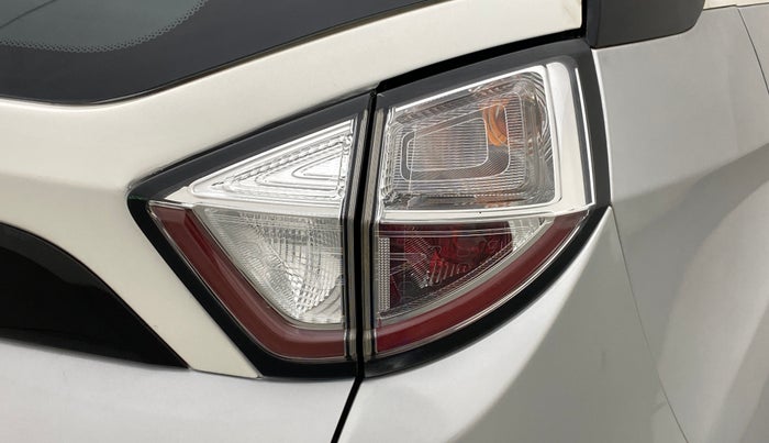 2018 Tata NEXON XM 1.2, Petrol, Manual, 38,203 km, Right tail light - Reverse gear light not functional