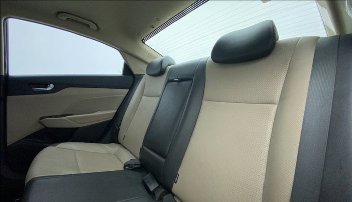 2021 Hyundai Verna SX (O) 1.5 CRDI AT, Diesel, Automatic, 52,200 km, Right Side Rear Door Cabin