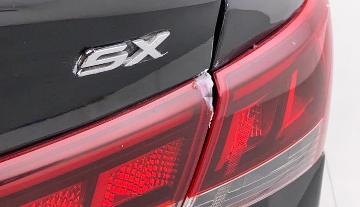 2021 Hyundai Verna SX (O) 1.5 CRDI AT, Diesel, Automatic, 52,200 km, Right tail light - Minor damage