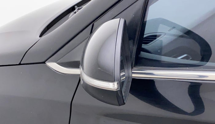 2021 Hyundai Verna SX (O) 1.5 CRDI AT, Diesel, Automatic, 52,200 km, Left rear-view mirror - Folding motor not working
