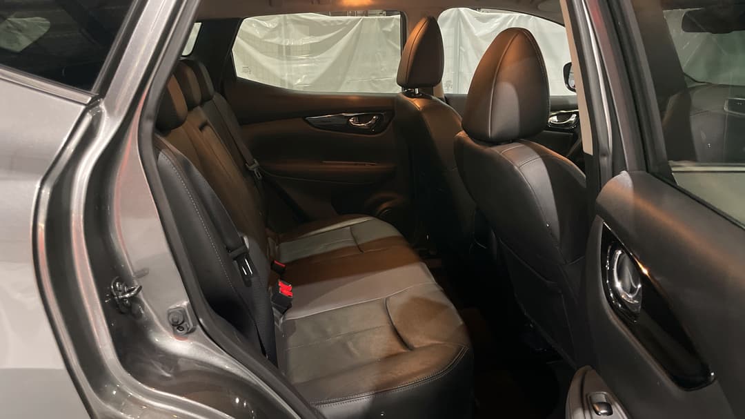 2016 Nissan Qashqai Ti, Automatic, 146613 km, Right Side Rear Door Cabin View