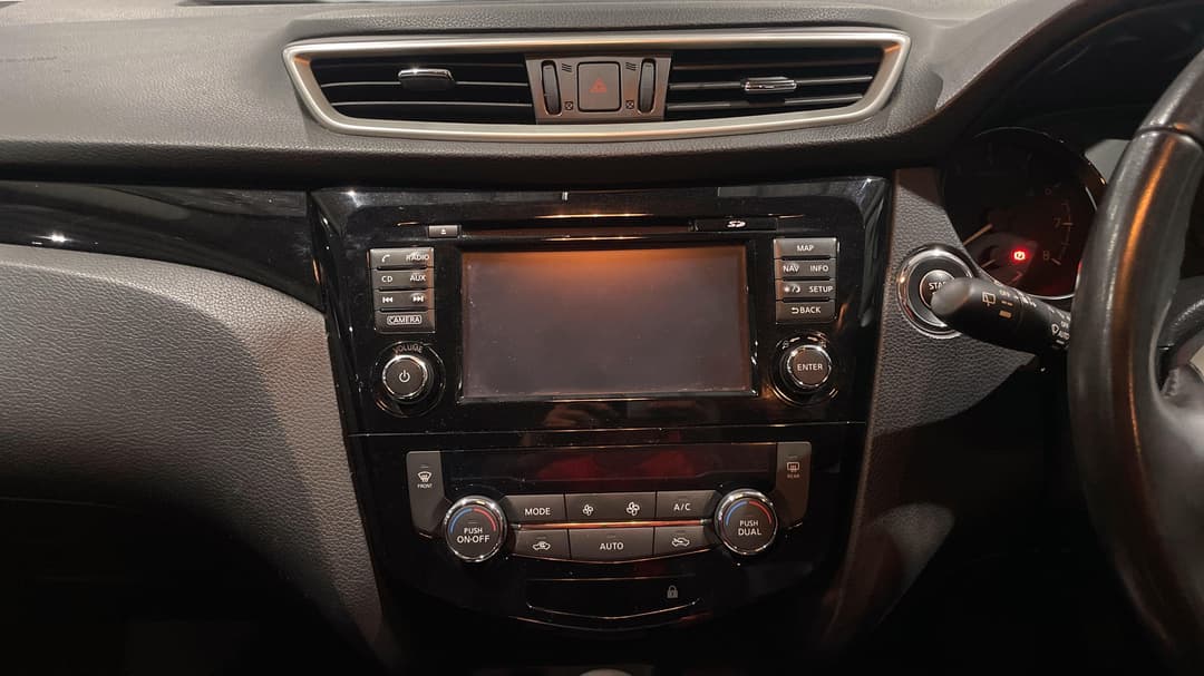 2016 Nissan Qashqai Ti, Automatic, 146613 km, Infotainment System