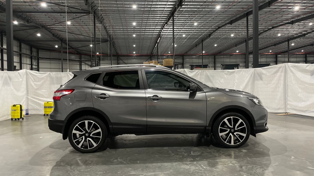 2016 Nissan Qashqai Ti, Automatic, 146613 km, Right Side View