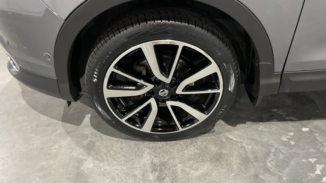 2016 Nissan Qashqai Ti, Automatic, 146613 km, Left Front Wheel