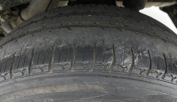 2017 Mahindra KUV 100 NXT K2 6 STR, Petrol, Manual, 55,925 km, Left Rear Tyre Tread