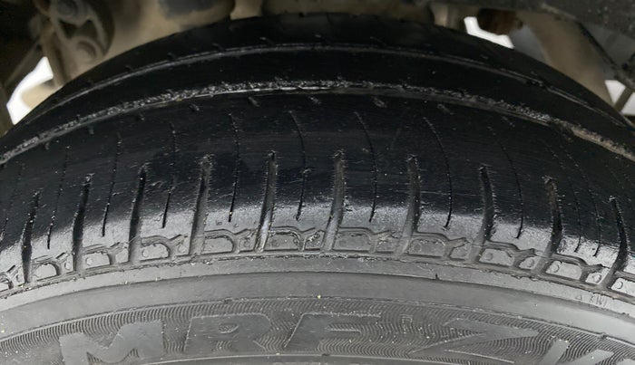 2017 Mahindra KUV 100 NXT K2 6 STR, Petrol, Manual, 55,925 km, Right Rear Tyre Tread