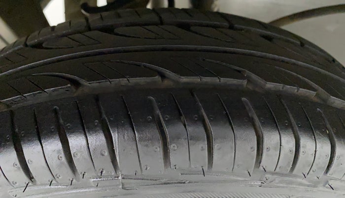 2016 Maruti Alto 800 LXI, Petrol, Manual, 3,800 km, Right Rear Tyre Tread