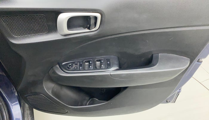 2019 Hyundai VENUE SX 1.0 TURBO, Petrol, Manual, 22,171 km, Driver Side Door Panels Control