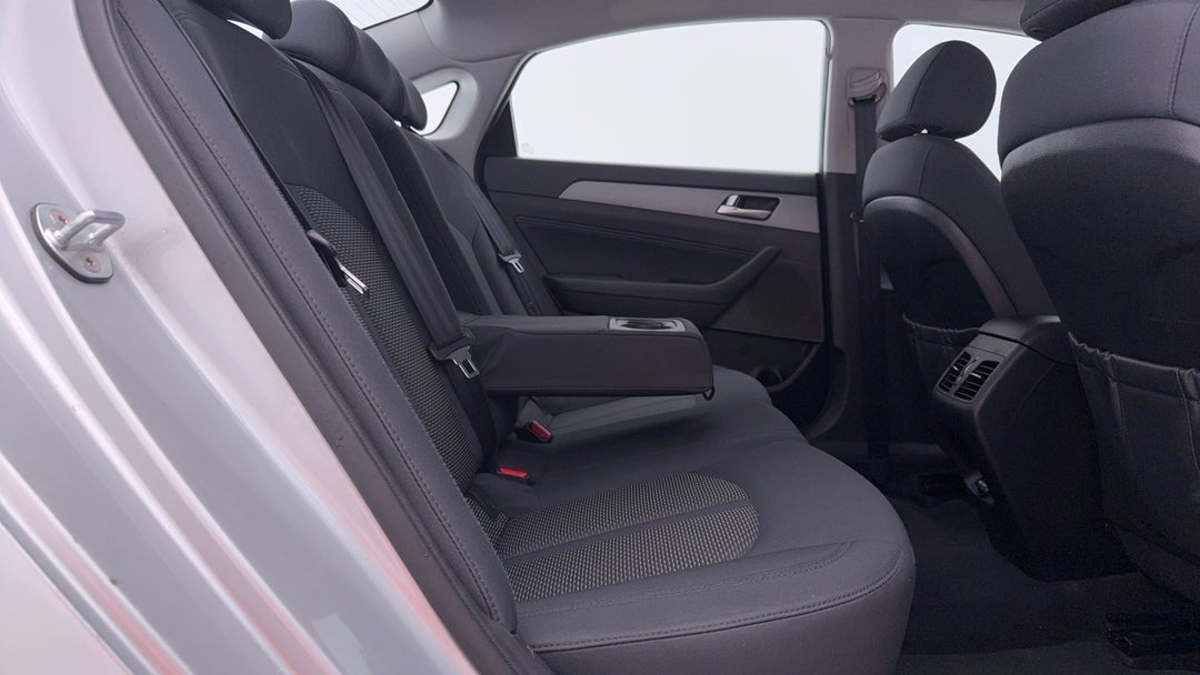 2018 Hyundai Sonata Active, Automatic, 135218 km, Right Side Rear Door Cabin View