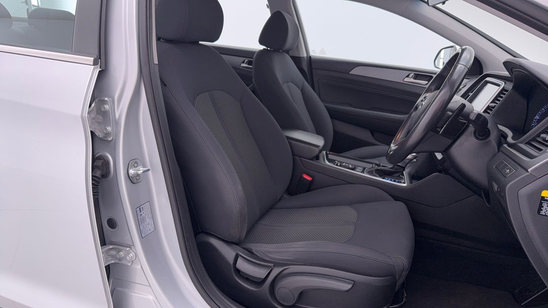 2018 Hyundai Sonata Active, Automatic, 135218 km, Right Side Front Door Cabin View