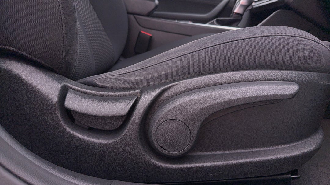 2018 Hyundai Sonata Active, Automatic, 135218 km, Drivers Side Adjustment Panel