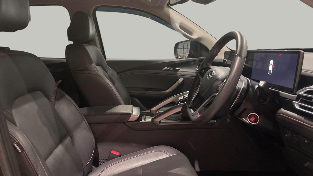 2024 LDV T60 Max Plus (4x4), Automatic, 24748 km, Right Side Front Door Cabin View