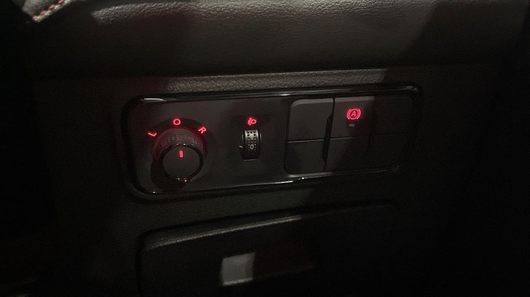 2024 LDV T60 Max Plus (4x4), Automatic, 24748 km, Utility Switches/Buttons
