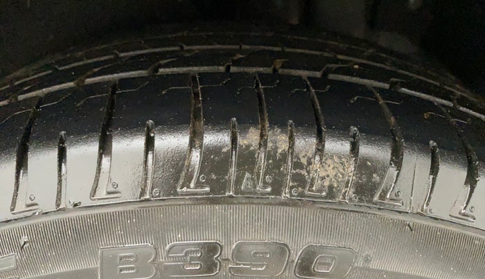 2022 KIA CARENS LUXURY PLUS 1.5 DIESEL 6 STR, Diesel, Manual, 65,871 km, Left Rear Tyre Tread