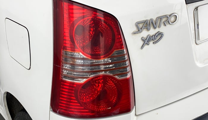 2014 Hyundai Santro Xing GLS, CNG, Manual, 60,619 km, Left tail light - Minor damage