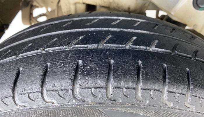 2014 Hyundai Santro Xing GLS, CNG, Manual, 60,619 km, Right Rear Tyre Tread