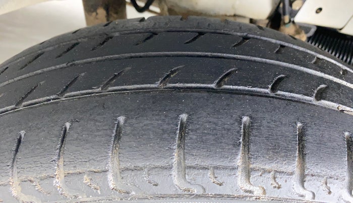 2014 Hyundai Santro Xing GLS, CNG, Manual, 60,619 km, Left Rear Tyre Tread