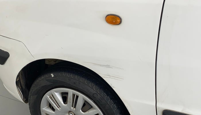 2014 Hyundai Santro Xing GLS, CNG, Manual, 60,619 km, Left fender - Slightly dented