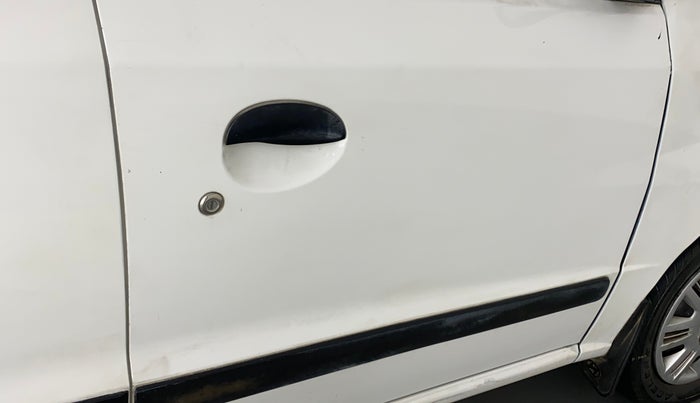 2014 Hyundai Santro Xing GLS, CNG, Manual, 60,619 km, Driver-side door - Slightly dented