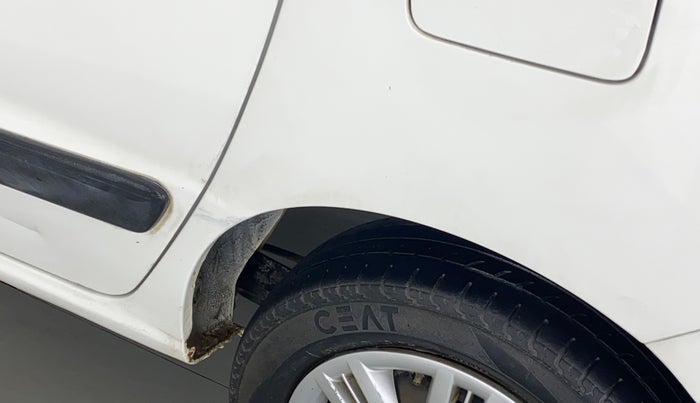 2014 Hyundai Santro Xing GLS, CNG, Manual, 60,619 km, Left quarter panel - Minor scratches