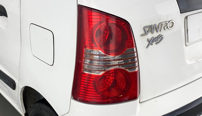 2014 Hyundai Santro Xing GLS, CNG, Manual, 60,619 km, Left tail light - Minor scratches