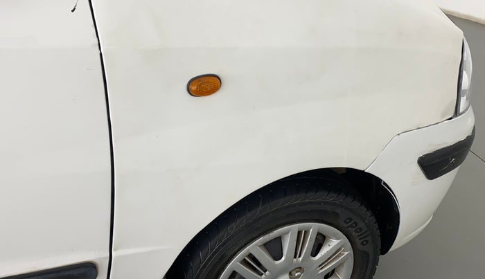 2014 Hyundai Santro Xing GLS, CNG, Manual, 60,619 km, Right fender - Paint has minor damage