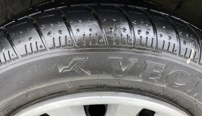 2013 Hyundai Grand i10 MAGNA 1.2 VTVT, Petrol, Manual, 50,310 km, Left Front Tyre Tread