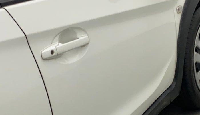 2016 Honda BR-V 1.5L I-VTEC S, Petrol, Manual, 52,921 km, Driver-side door - Minor scratches