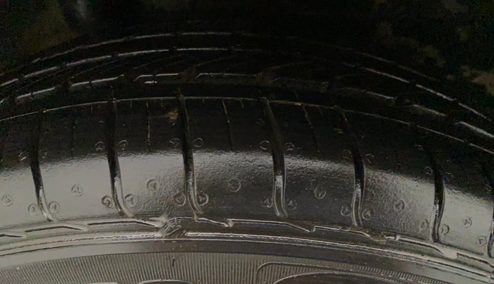 2016 Honda BR-V 1.5L I-VTEC S, Petrol, Manual, 52,921 km, Left Rear Tyre Tread