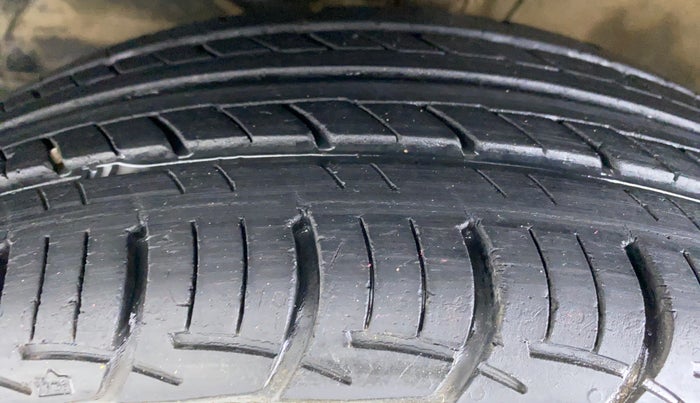 2018 Maruti Baleno DELTA 1.2 K12, Petrol, Manual, 32,310 km, Left Front Tyre Tread