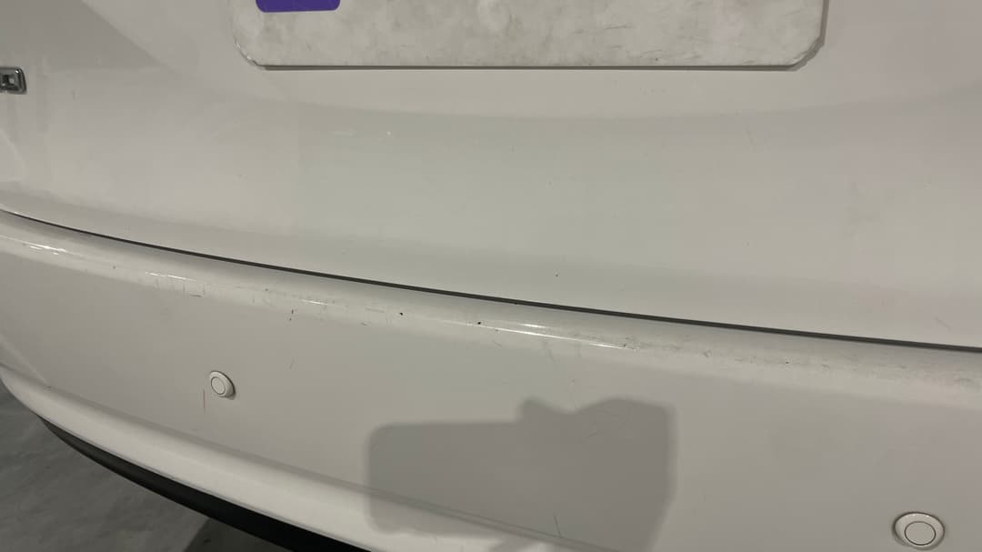 2019 Toyota Tarago Gli, Automatic, 117182 km, Bumper Rear Chip