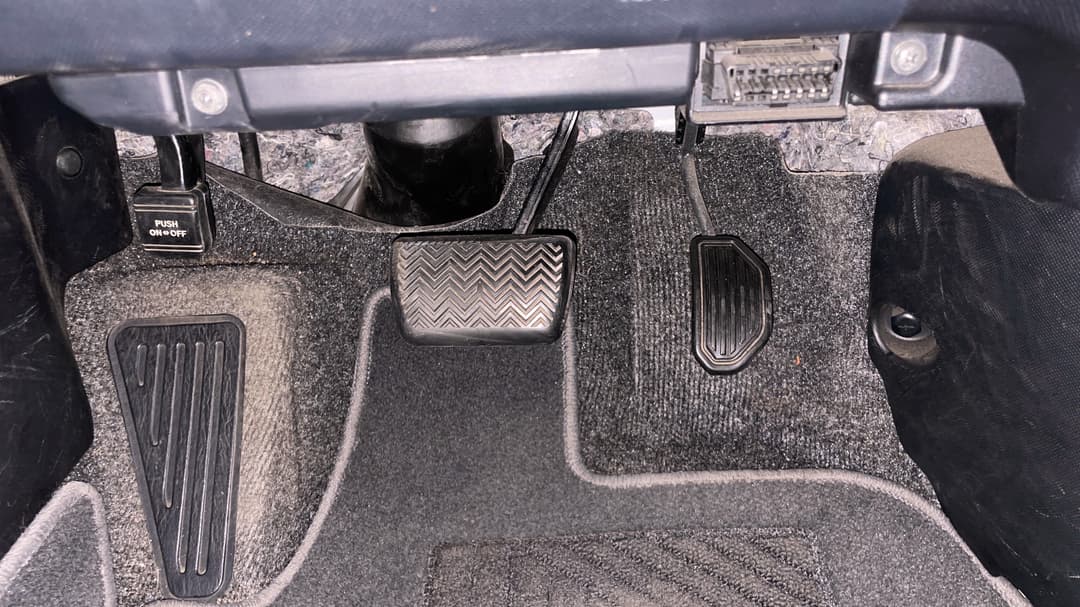 2019 Toyota Tarago Gli, Automatic, 117182 km, Pedals and Footmat