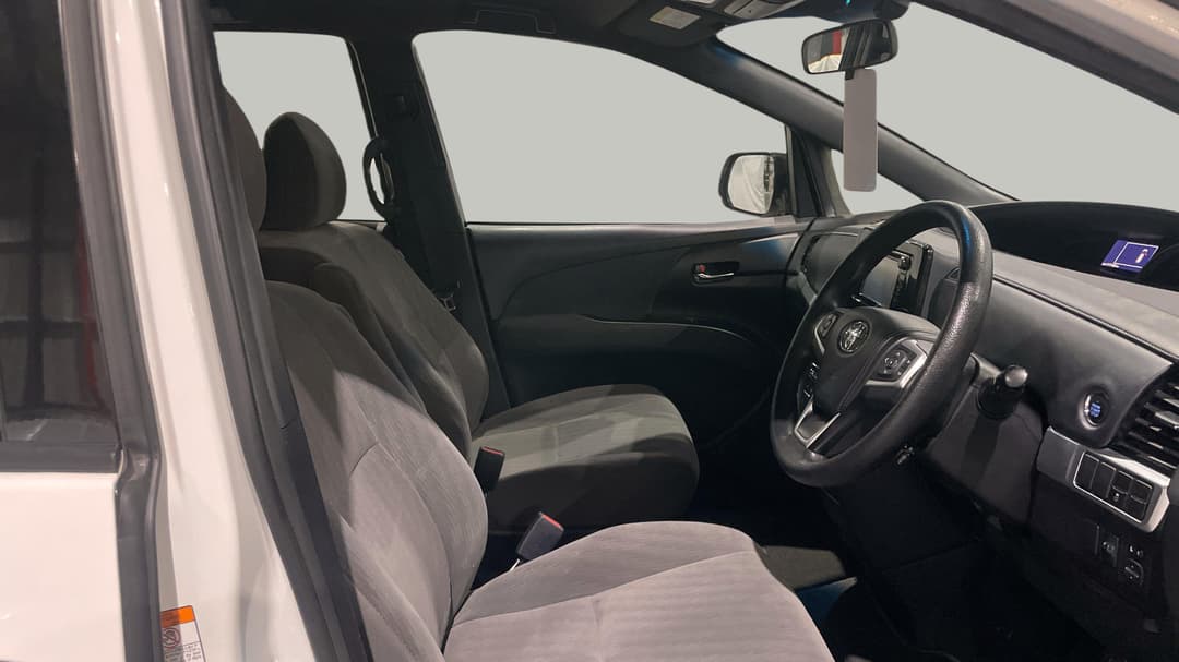 2019 Toyota Tarago Gli, Automatic, 117182 km, Right Side Front Door Cabin View