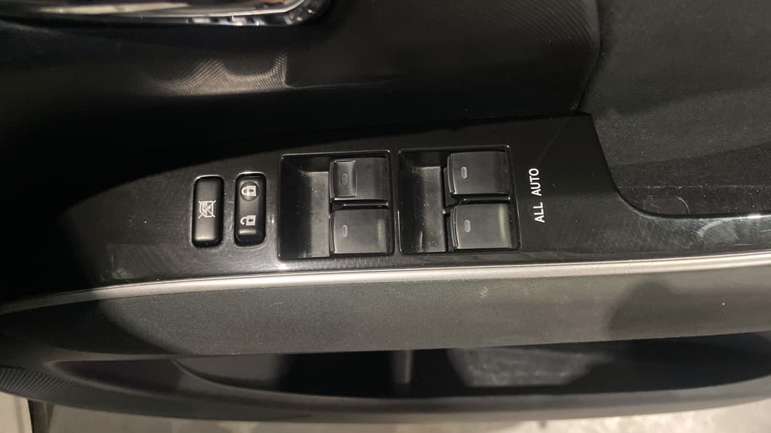 2019 Toyota Tarago Gli, Automatic, 117182 km, Drivers Side Door Panel Controls