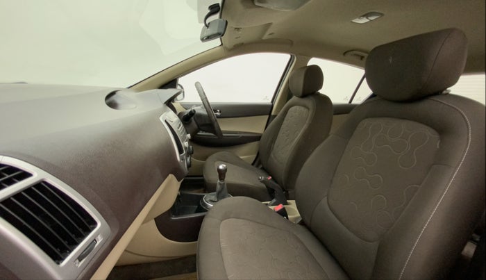 2011 Hyundai i20 SPORTZ 1.2, Petrol, Manual, 57,750 km, Right Side Front Door Cabin
